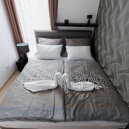 Villa Bauhaus Wellness Apartman Fsz. 1 Siófok Esterno foto