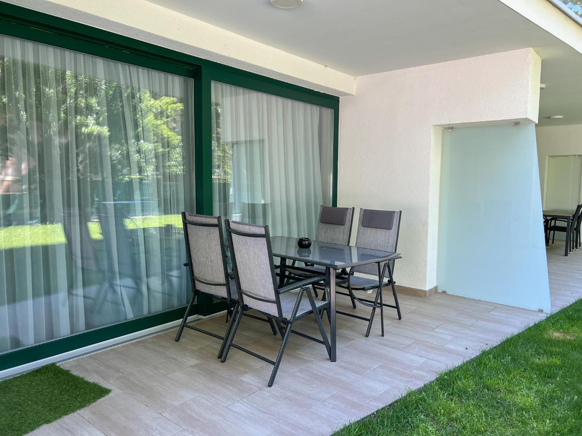Bauhaus Wellness Fsz. 1 *